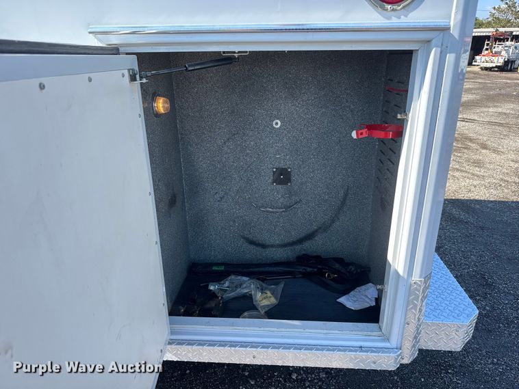 image for item NU9691 2007 Ford F350 Super Duty ambulance