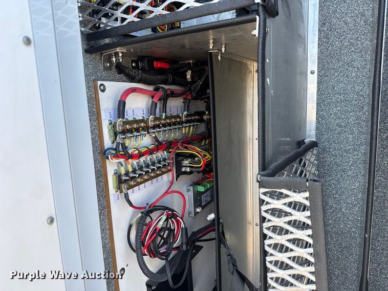 image for item NU9691 2007 Ford F350 Super Duty ambulance