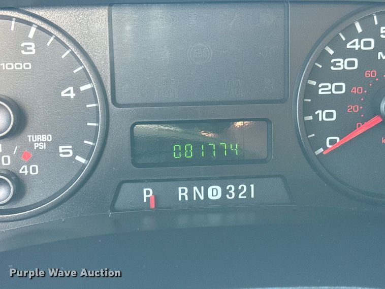 image for item NU9691 2007 Ford F350 Super Duty ambulance