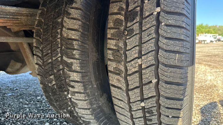 image for item NU9691 2007 Ford F350 Super Duty ambulance