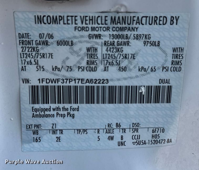 image for item NU9691 2007 Ford F350 Super Duty ambulance