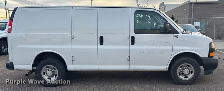 image for item OE9375 2019 Chevrolet Express 2500 van