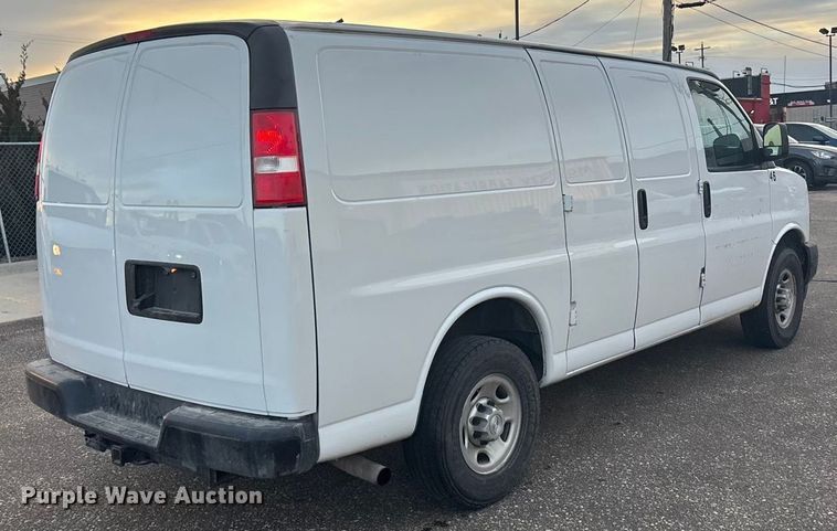 image for item OE9375 2019 Chevrolet Express 2500 van