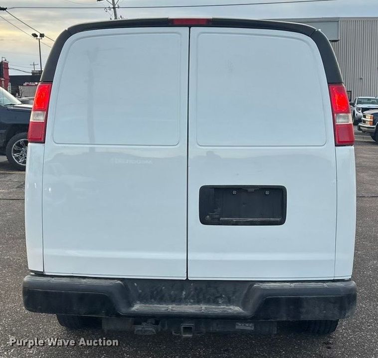 image for item OE9375 2019 Chevrolet Express 2500 van