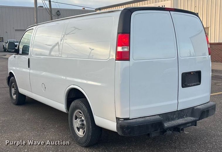image for item OE9375 2019 Chevrolet Express 2500 van