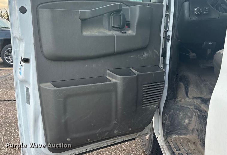 image for item OE9375 2019 Chevrolet Express 2500 van