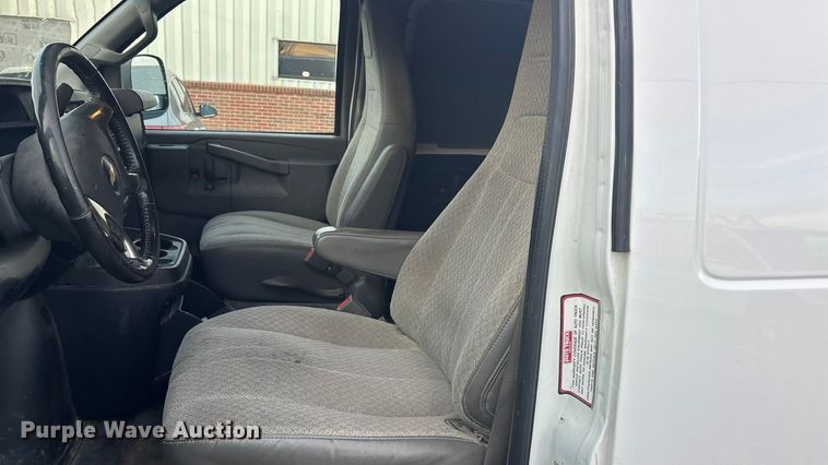 image for item OE9375 2019 Chevrolet Express 2500 van