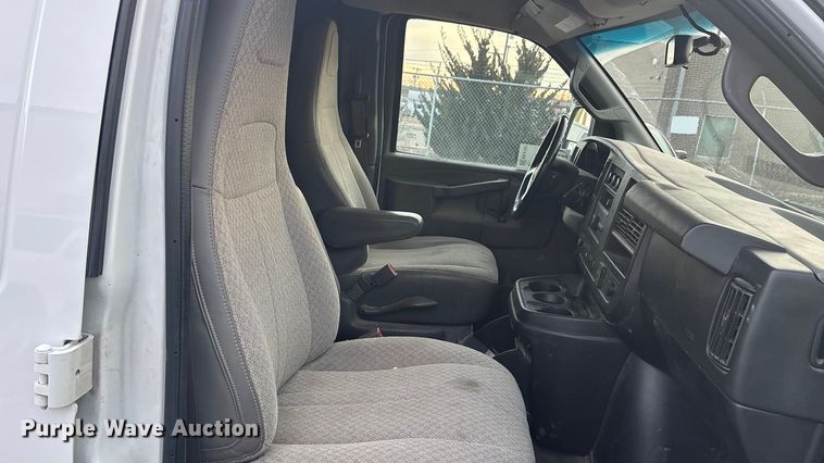 image for item OE9375 2019 Chevrolet Express 2500 van