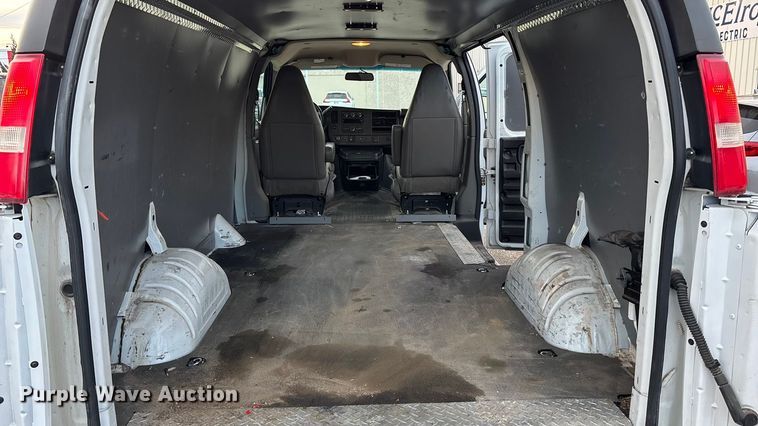 image for item OE9375 2019 Chevrolet Express 2500 van