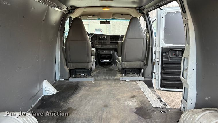 image for item OE9375 2019 Chevrolet Express 2500 van