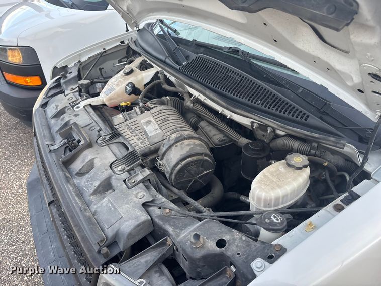 image for item OE9375 2019 Chevrolet Express 2500 van
