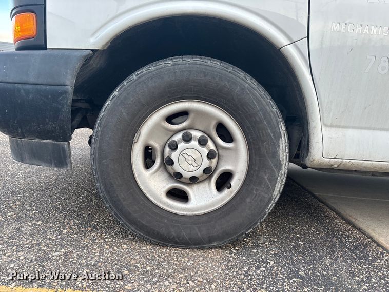 image for item OE9375 2019 Chevrolet Express 2500 van