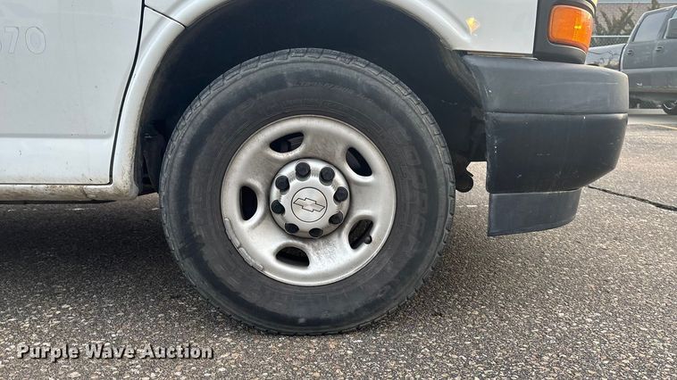 image for item OE9375 2019 Chevrolet Express 2500 van
