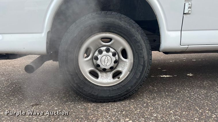 image for item OE9375 2019 Chevrolet Express 2500 van