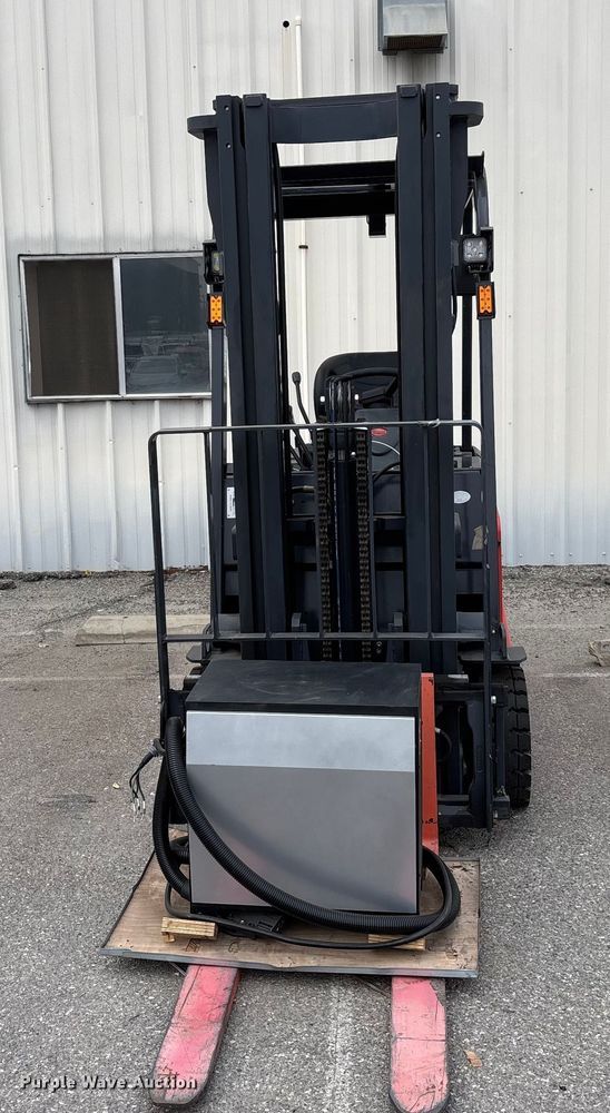 image for item YA1015 Tailift ZFBT20 forklift