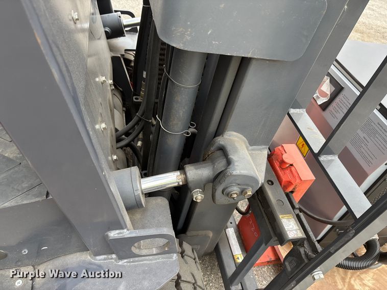 image for item YA1015 Tailift ZFBT20 forklift