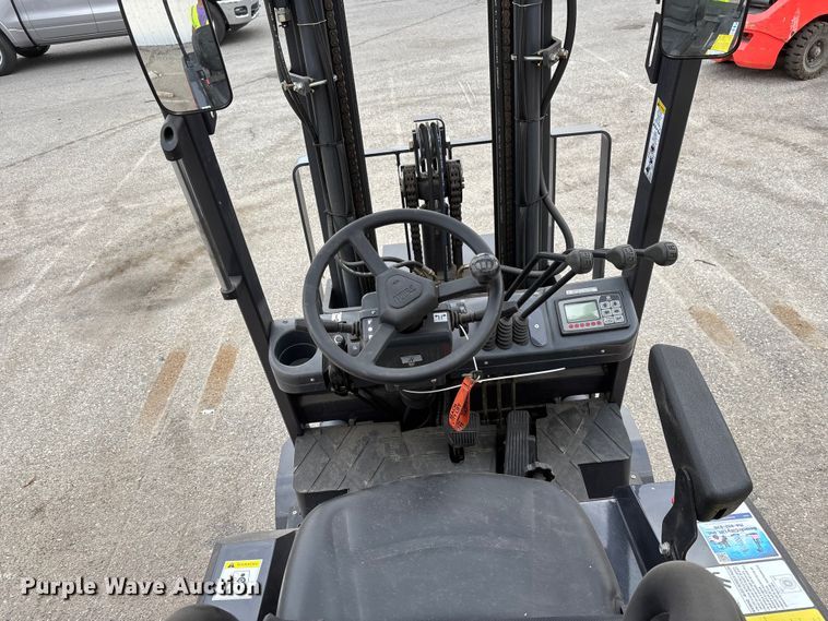 image for item YA1015 Tailift ZFBT20 forklift