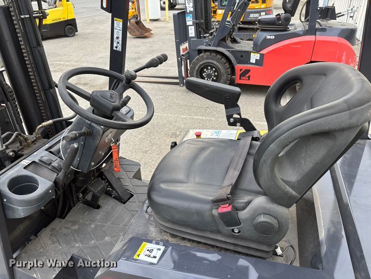 image for item YA1015 Tailift ZFBT20 forklift