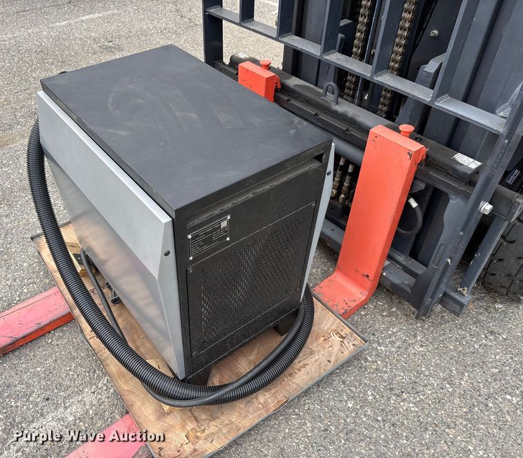 image for item YA1015 Tailift ZFBT20 forklift