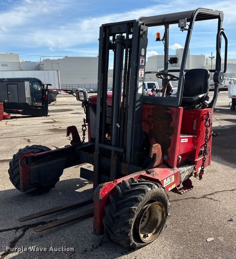 image for item YA1877 Moffett M55 forklift