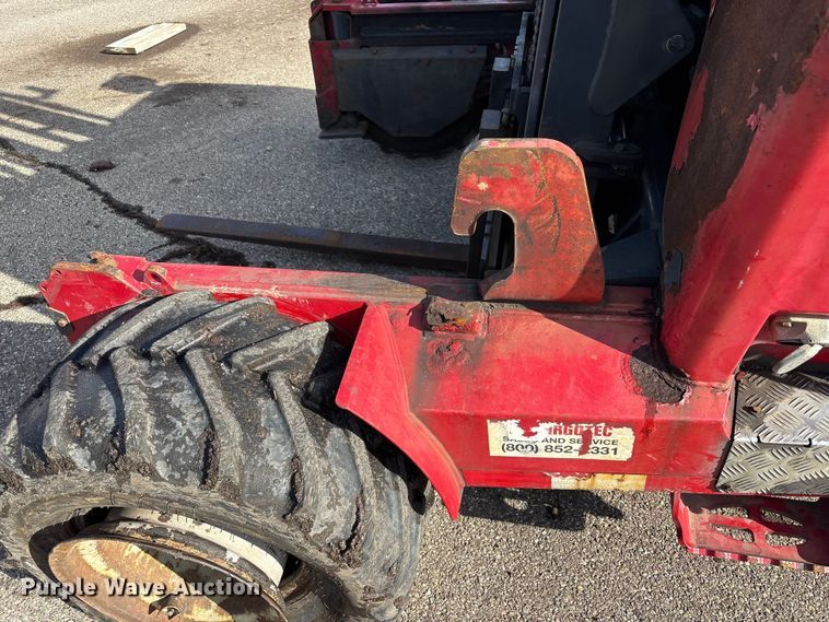 image for item YA1877 Moffett M55 forklift