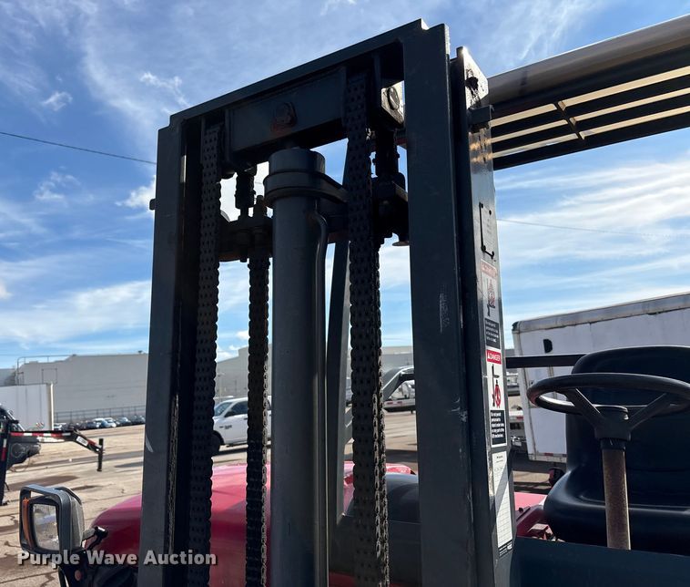 image for item YA1877 Moffett M55 forklift