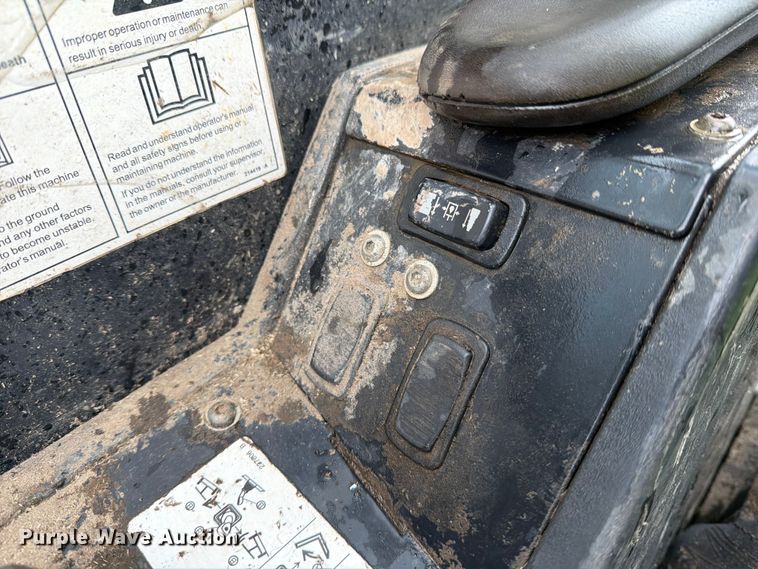 image for item YA1883 2014 Genie GTH-844 telehandler