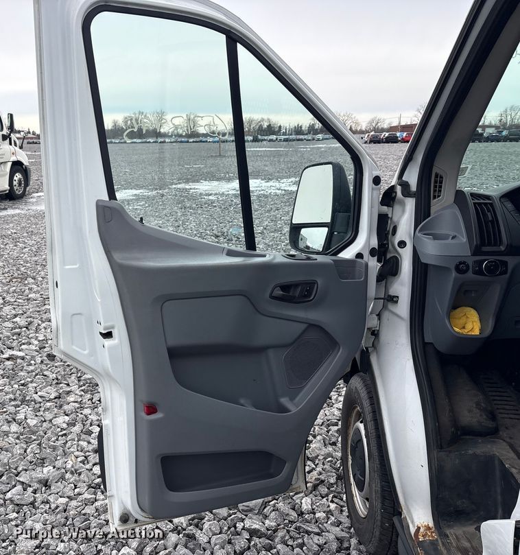 image for item YA1933 2016 Ford Transit 250 van