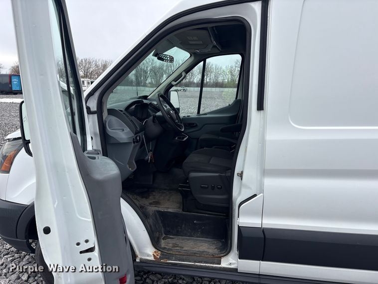 image for item YA1933 2016 Ford Transit 250 van