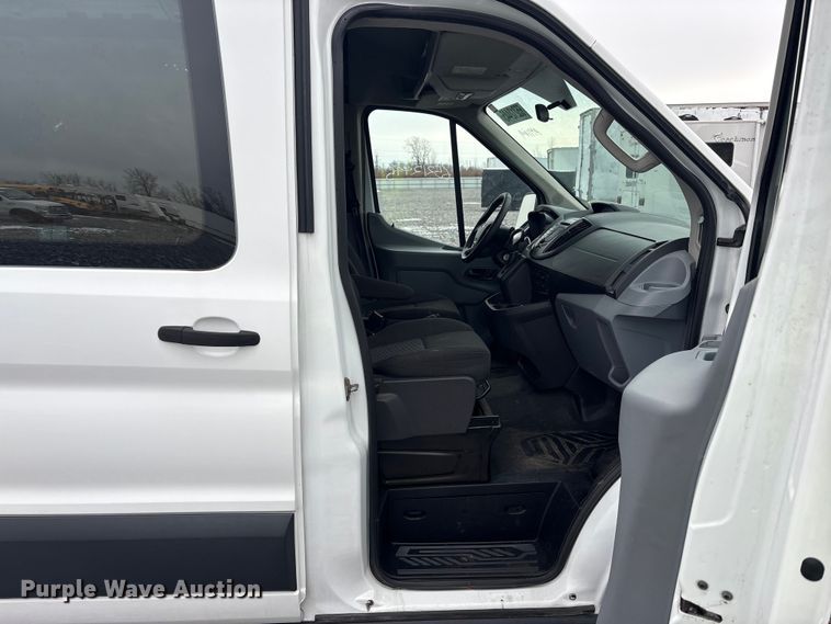 image for item YA1933 2016 Ford Transit 250 van