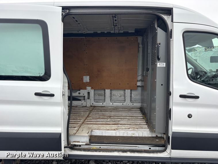 image for item YA1933 2016 Ford Transit 250 van