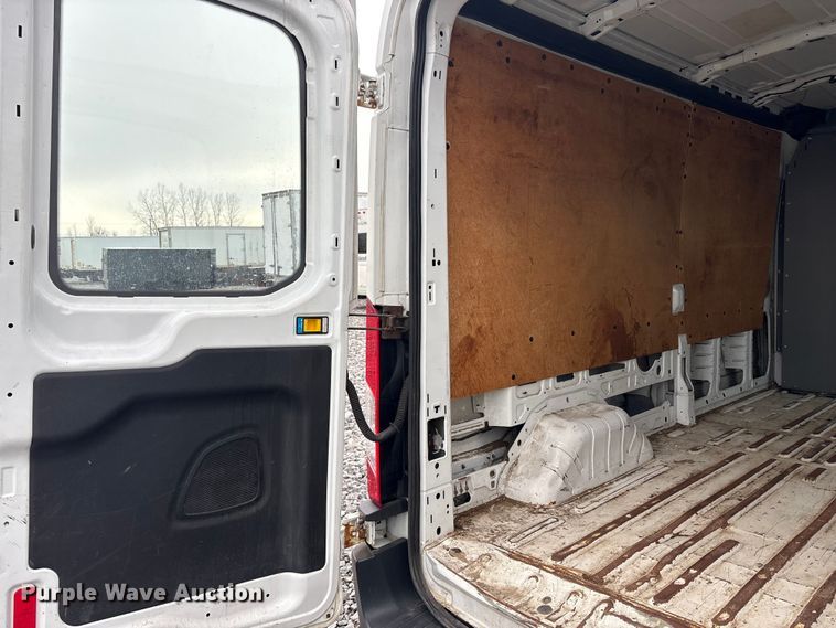 image for item YA1933 2016 Ford Transit 250 van