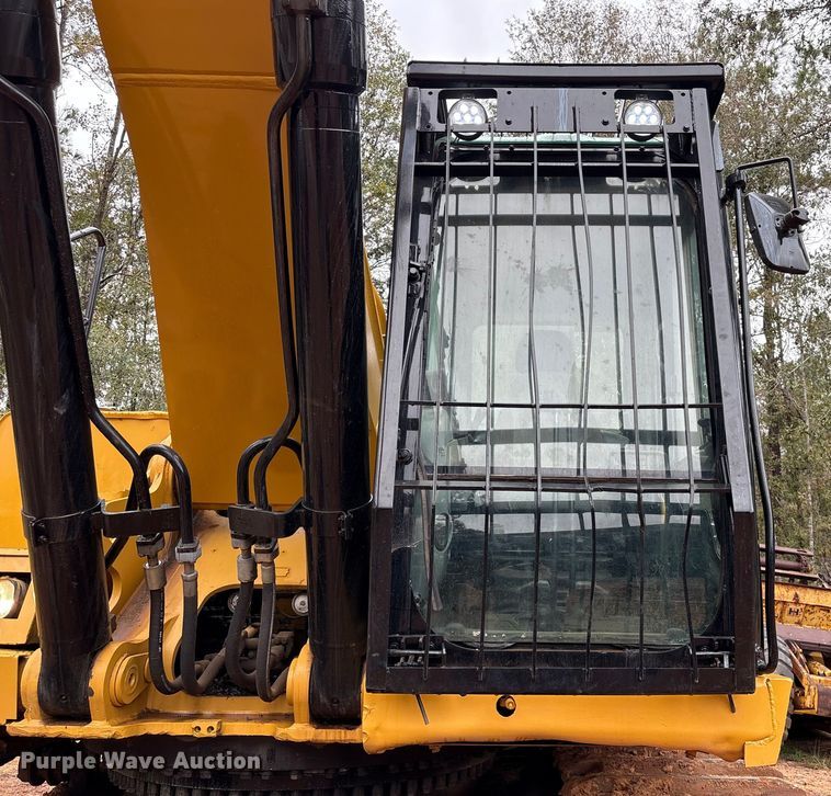 image for item 251231CONS 2010 Caterpillar 345D L excavator