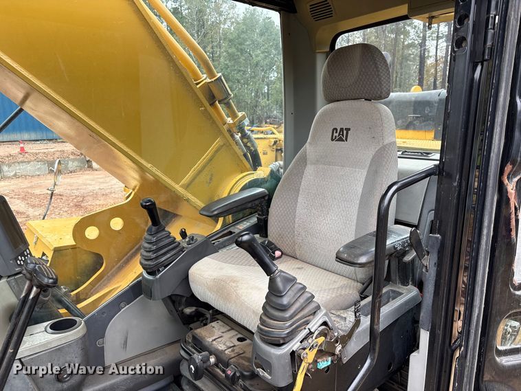 image for item 251231CONS 2010 Caterpillar 345D L excavator
