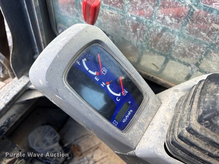 image for item DO2376 2016 Kubota SVL75-2 tracked skid steer loader