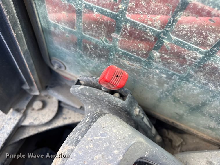 image for item DO2376 2016 Kubota SVL75-2 tracked skid steer loader