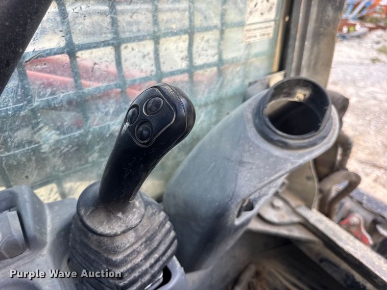 image for item DO2376 2016 Kubota SVL75-2 tracked skid steer loader