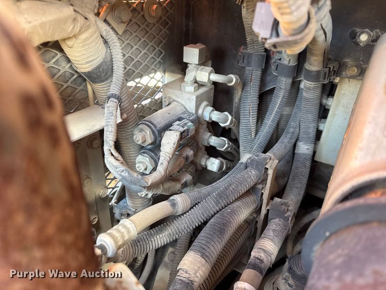 image for item DO2376 2016 Kubota SVL75-2 tracked skid steer loader