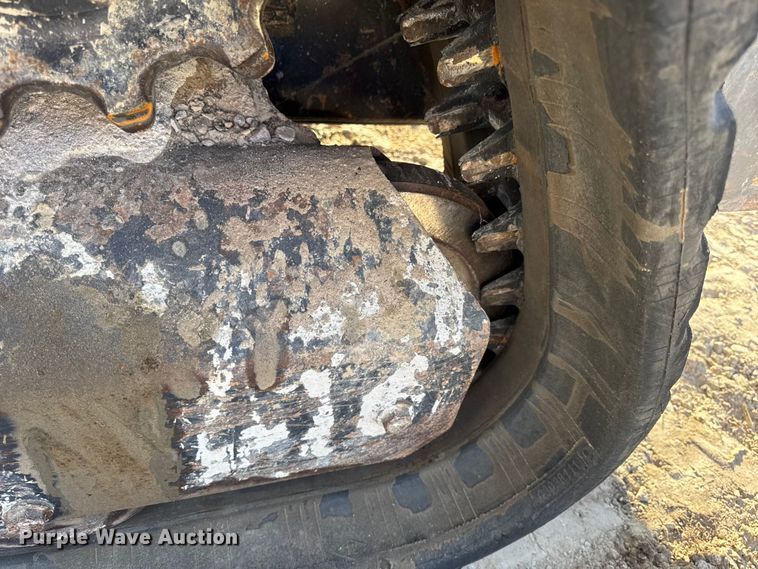 image for item DO2376 2016 Kubota SVL75-2 tracked skid steer loader