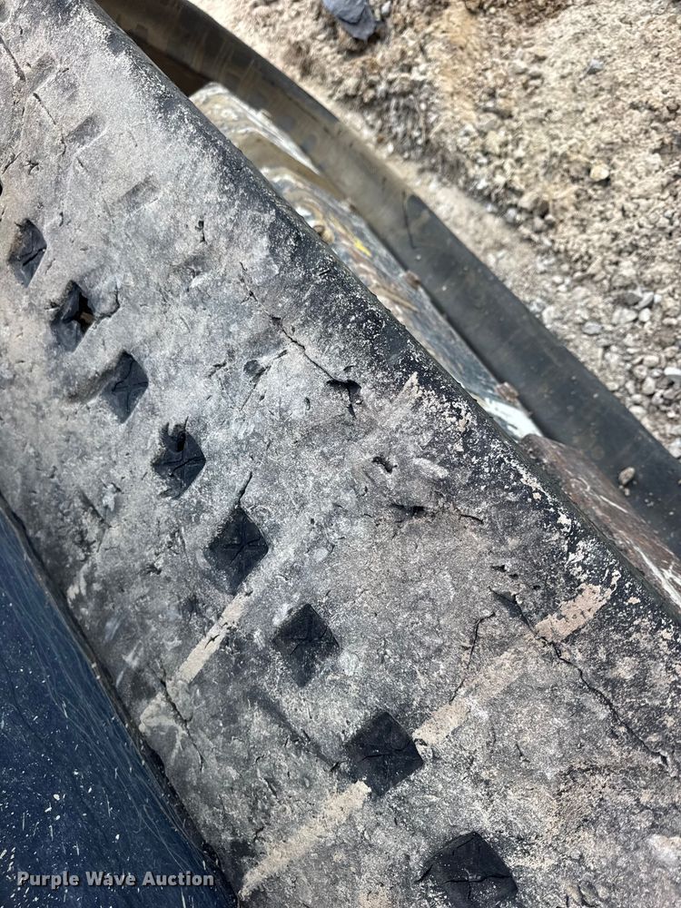 image for item DO2376 2016 Kubota SVL75-2 tracked skid steer loader