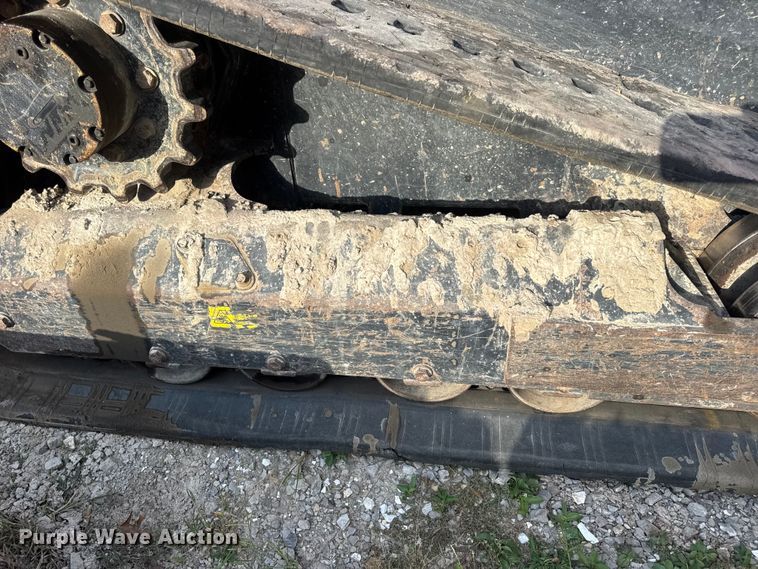 image for item DO2376 2016 Kubota SVL75-2 tracked skid steer loader