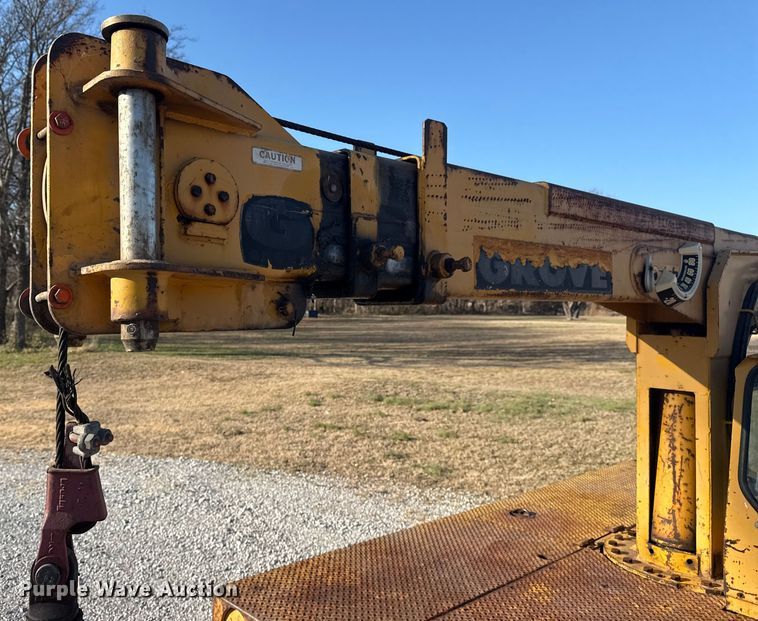 image for item DQ4199 Grove IND-24 crane