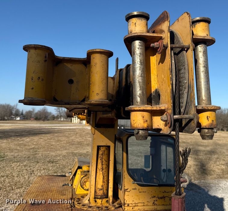 image for item DQ4199 Grove IND-24 crane
