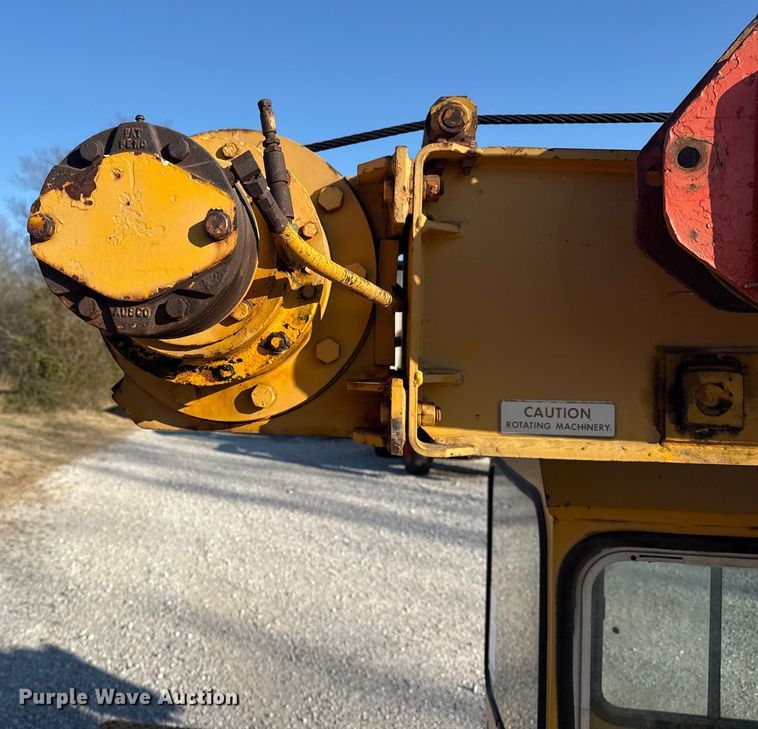 image for item DQ4199 Grove IND-24 crane