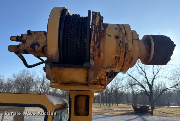 image for item DQ4199 Grove IND-24 crane