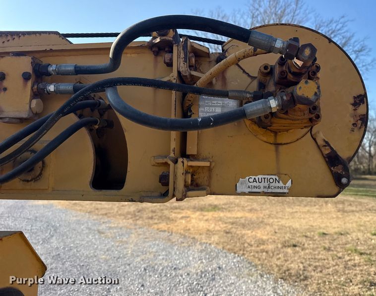 image for item DQ4199 Grove IND-24 crane