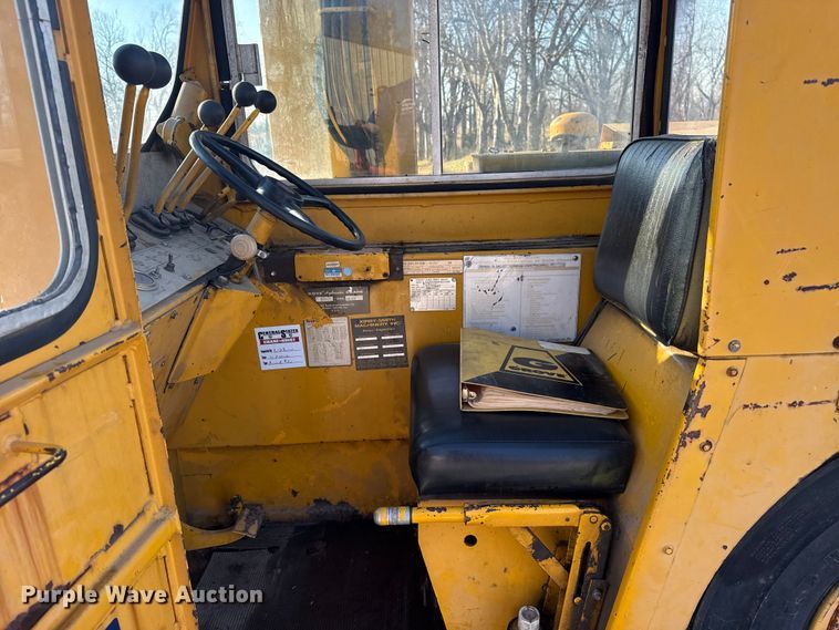 image for item DQ4199 Grove IND-24 crane