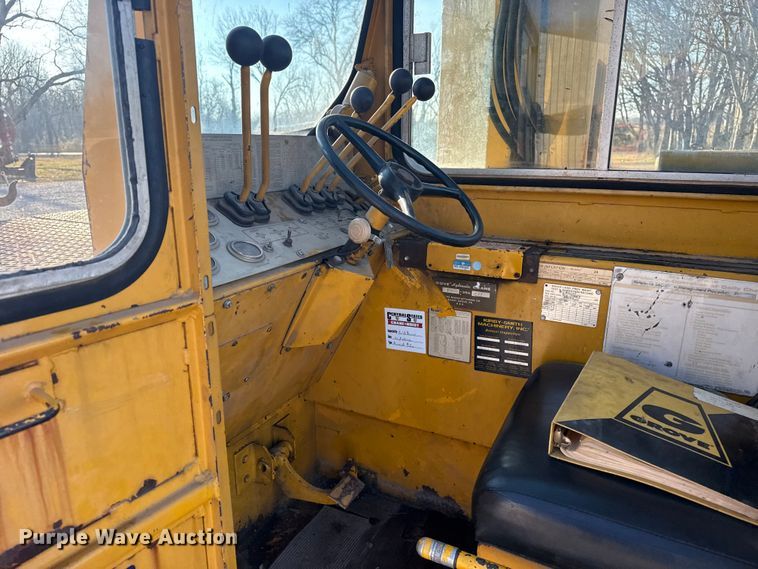 image for item DQ4199 Grove IND-24 crane