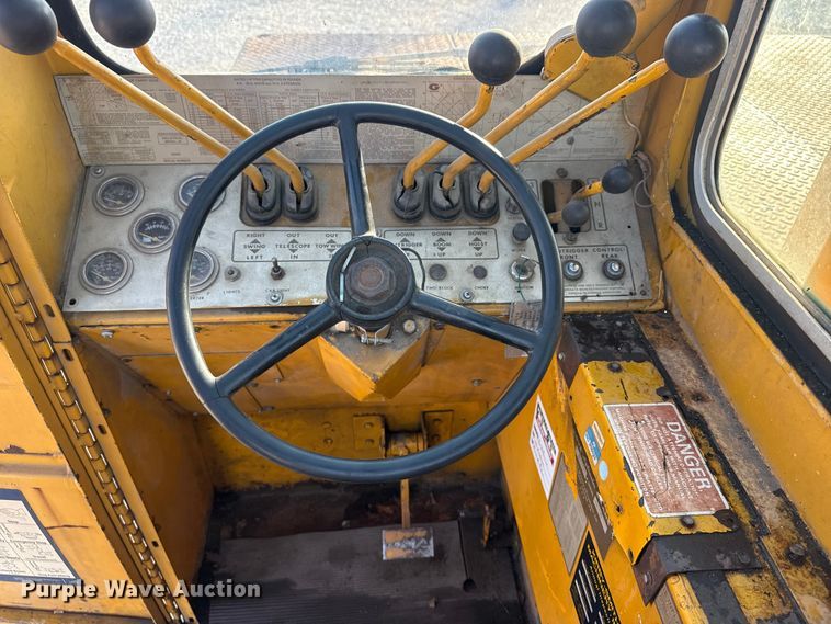 image for item DQ4199 Grove IND-24 crane