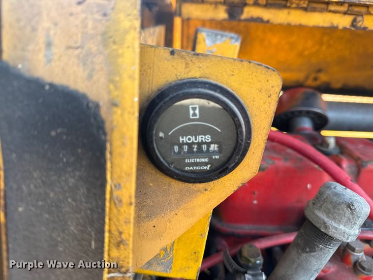 image for item DQ4199 Grove IND-24 crane